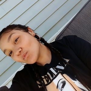 Meet your Posher, Celeste